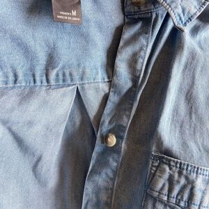 Eddie Bauer Women's Medium Denim Longsleeve Shirt